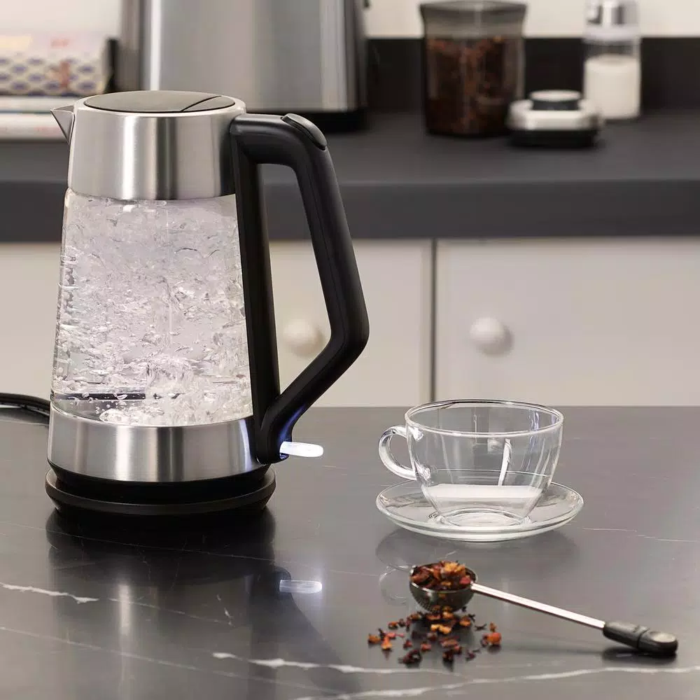 Electric Kettles OXO 7.4-Cup Black Stainless Steel Cordless Electric Kettle With Automatic Shut-off - Image 6